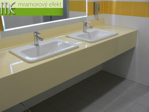 Vědeckotechnologický park Ostrava_umyvadlové desky Flexible60_10cm zadní soklík_25cm přední čela_RAL modrá a žlutá